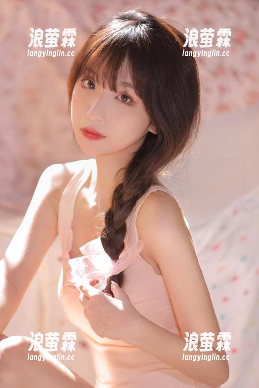 155吃瓜网app正式上线，快来下载并与朋友们一起开心吃瓜，趣味无穷！