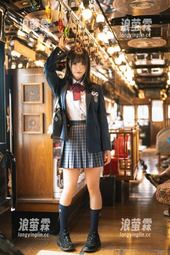 在17吃瓜网官网，轻松获取劲爆吃瓜消息，链接在此！