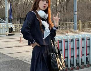 免费在51ccgua发布并分享你的吃瓜经历，成为话题中的焦点人物！