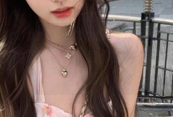 “https://51cg.fun”网页的吃瓜秘籍，教你如何在网络上挖到大瓜！