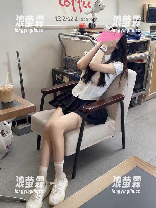 在“fuli33.lv”上，安卓用户体验吃瓜的乐趣，所有内容均为免费！