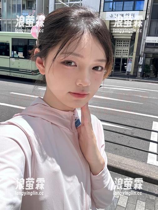 全新zztt11视频曝光，带你了解吃瓜网友们的趣味互动与生活态度。