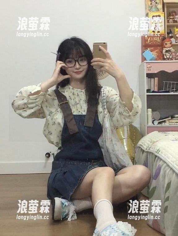 吃瓜51.com推出引人注目视频，带你走进八卦世界，轻松一笑吃瓜乐无限！
