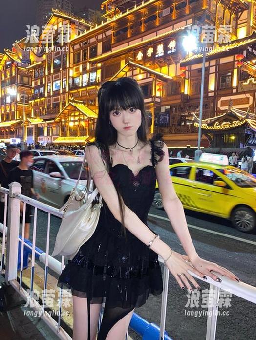 直达吃瓜头条，给你一个全面了解娱乐圈的机会，绝对不容小觑哦！