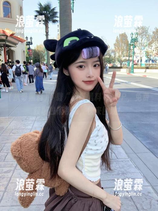下载“扒哥黑料”APP，免费获取独家视频，快来围观！