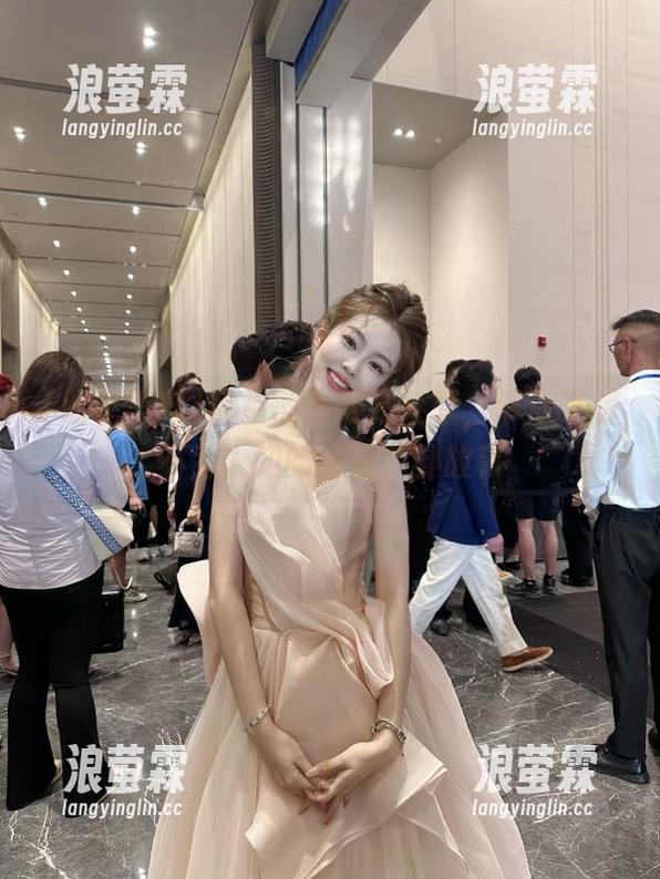明星黑料网站分享，带你了解不为人知的明星八卦故事