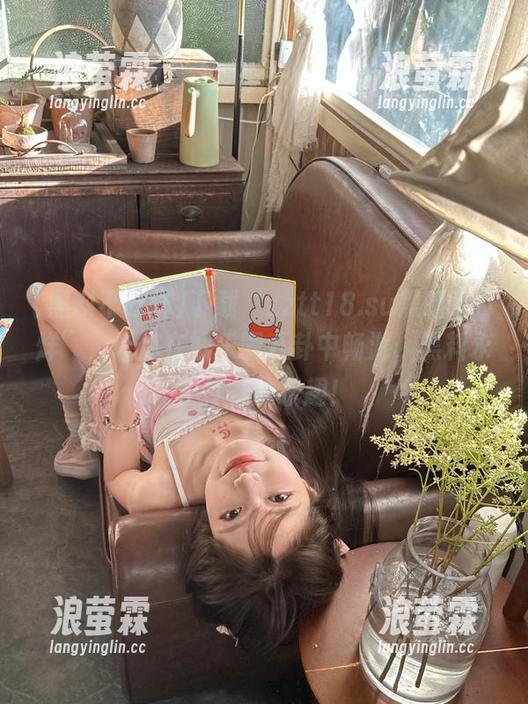 下载“zztt18.su黑料不打烊”，让你在娱乐圈八卦中畅游，黑料永不打烊的乐趣！