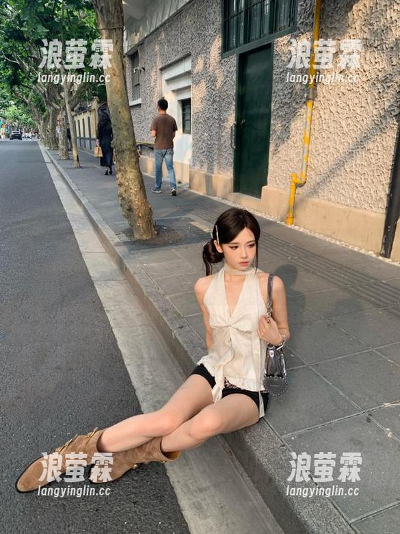 从黑料网站入口探索无限资源，精彩内容直达你的指尖！
